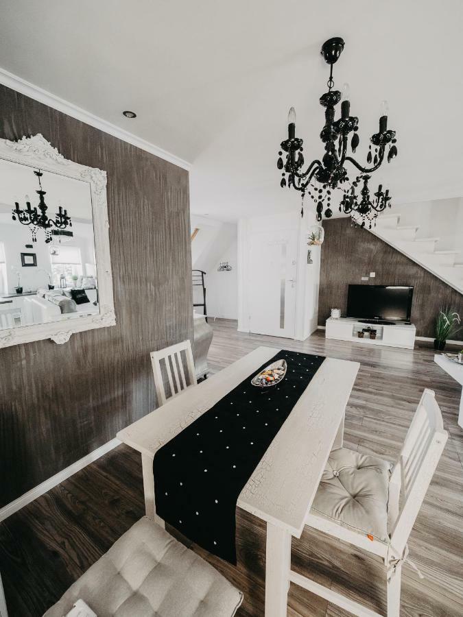 Apartament Rynek Pniewy Pniewy  Exteriör bild
